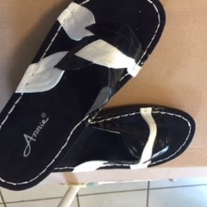 Brand New: Ladie's Sandals